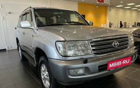 Toyota Land Cruiser 100 рестайлинг 2, 2004 год, 1 902 000 рублей, 3 фотография