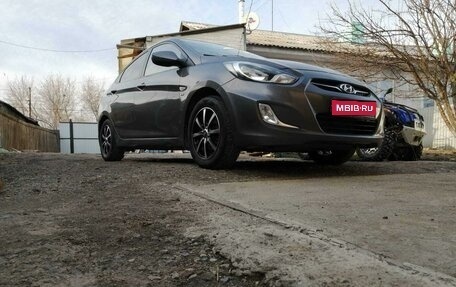 Hyundai Solaris II рестайлинг, 2014 год, 1 250 000 рублей, 1 фотография