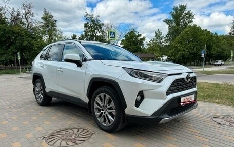 Toyota RAV4, 2021 год, 5 050 000 рублей, 1 фотография