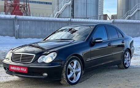 Mercedes-Benz C-Класс, 2006 год, 590 000 рублей, 1 фотография