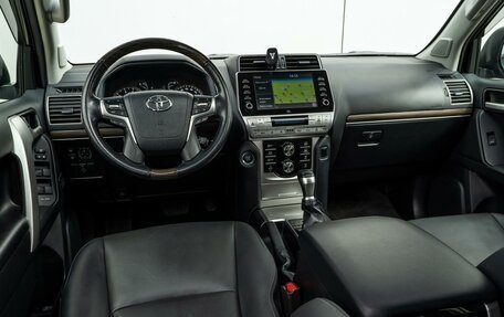 Toyota Land Cruiser Prado 150 рестайлинг 2, 2022 год, 9 579 000 рублей, 6 фотография