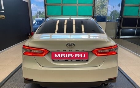 Toyota Camry, 2021 год, 4 300 000 рублей, 6 фотография