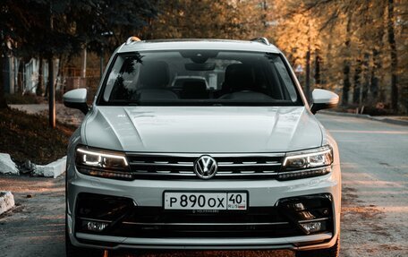 Volkswagen Tiguan II, 2019 год, 3 620 000 рублей, 1 фотография