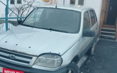 Chevrolet Niva I рестайлинг, 2004 год, 250 000 рублей, 1 фотография