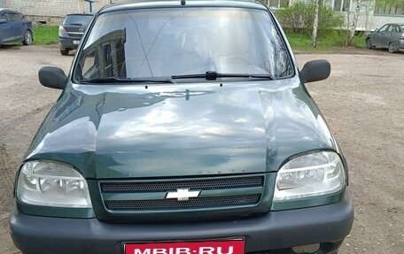 Chevrolet Niva I рестайлинг, 2004 год, 275 000 рублей, 1 фотография