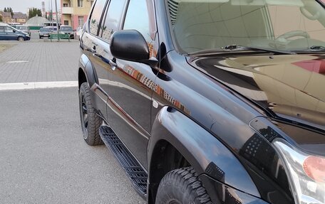 Toyota Land Cruiser Prado 120 рестайлинг, 2004 год, 2 250 000 рублей, 2 фотография