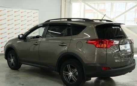 Toyota RAV4, 2015 год, 2 300 000 рублей, 5 фотография