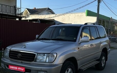 Toyota Land Cruiser 100 рестайлинг 2, 2001 год, 1 470 000 рублей, 2 фотография