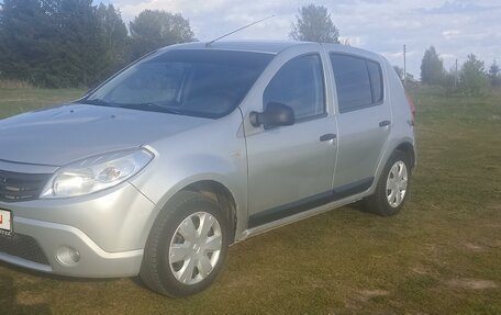 Renault Sandero I, 2012 год, 560 000 рублей, 1 фотография