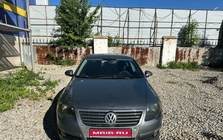 Volkswagen Passat B6, 2005 год, 540 000 рублей, 1 фотография