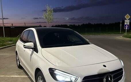 Mercedes-Benz B-Класс, 2019 год, 2 000 000 рублей, 1 фотография