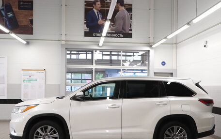 Toyota Highlander III, 2015 год, 3 100 000 рублей, 3 фотография