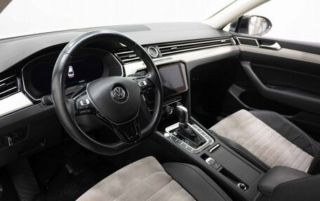 Volkswagen Passat B8 рестайлинг, 2018 год, 2 207 070 рублей, 10 фотография