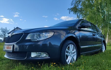 Skoda Superb III рестайлинг, 2011 год, 1 190 000 рублей, 2 фотография