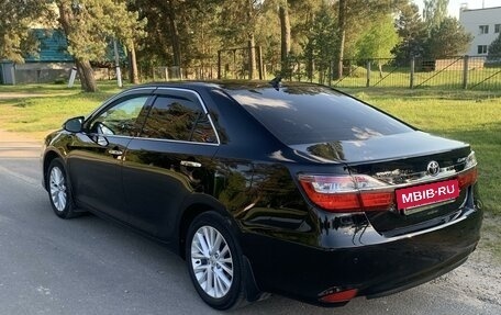 Toyota Camry, 2015 год, 2 800 000 рублей, 4 фотография