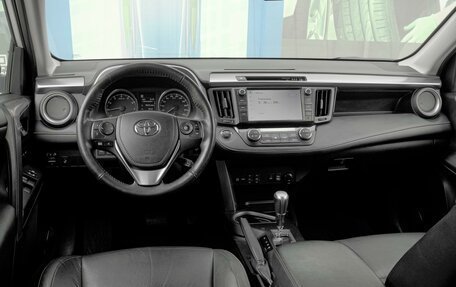 Toyota RAV4, 2018 год, 3 099 000 рублей, 6 фотография