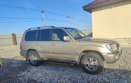 Toyota Land Cruiser 100 рестайлинг 2, 2006 год, 2 300 000 рублей, 2 фотография