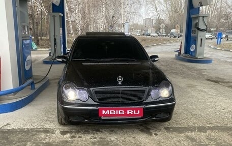 Mercedes-Benz C-Класс, 2005 год, 760 000 рублей, 3 фотография