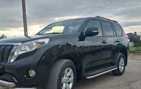 Toyota Land Cruiser Prado 150 рестайлинг 2, 2014 год, 3 600 000 рублей, 6 фотография