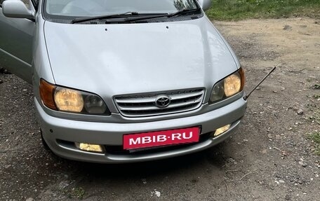 Toyota Ipsum II, 2000 год, 777 000 рублей, 4 фотография