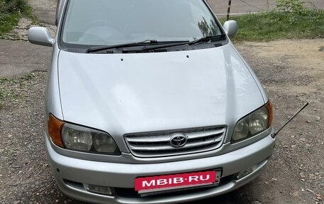 Toyota Ipsum II, 2000 год, 777 000 рублей, 3 фотография