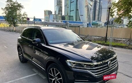 Volkswagen Touareg III, 2020 год, 5 999 000 рублей, 2 фотография