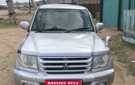 Mitsubishi Pajero iO, 2004 год, 550 000 рублей, 3 фотография