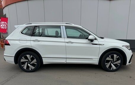 Volkswagen Tiguan II, 2023 год, 5 300 000 рублей, 5 фотография