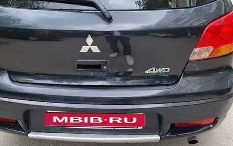 Mitsubishi Outlander III рестайлинг 3, 2003 год, 650 000 рублей, 4 фотография