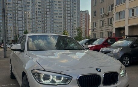 BMW 1 серия, 2017 год, 1 740 000 рублей, 4 фотография