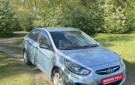 Hyundai Solaris II рестайлинг, 2011 год, 780 000 рублей, 2 фотография