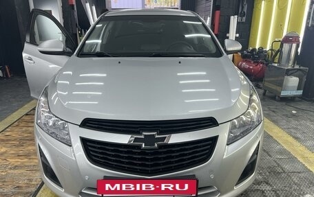 Chevrolet Cruze II, 2013 год, 1 030 000 рублей, 2 фотография