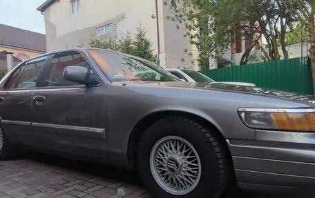 Mercury Grand Marquis II, 1991 год, 900 000 рублей, 4 фотография