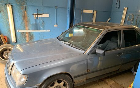 Mercedes-Benz W124, 1986 год, 140 000 рублей, 2 фотография