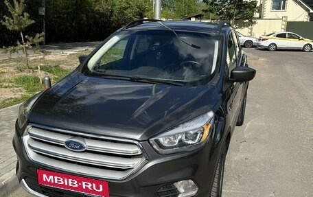 Ford Escape III, 2019 год, 1 700 000 рублей, 2 фотография