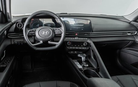 Hyundai Elantra, 2023 год, 2 572 000 рублей, 6 фотография