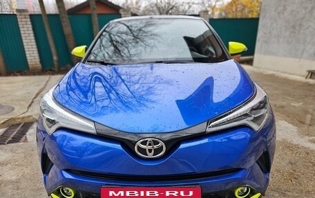Toyota C-HR I рестайлинг, 2018 год, 2 590 000 рублей, 4 фотография