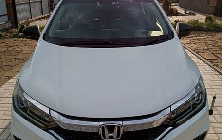 Honda Grace I, 2018 год, 1 360 000 рублей, 2 фотография