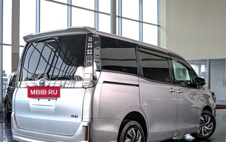 Toyota Voxy III, 2014 год, 1 849 000 рублей, 5 фотография