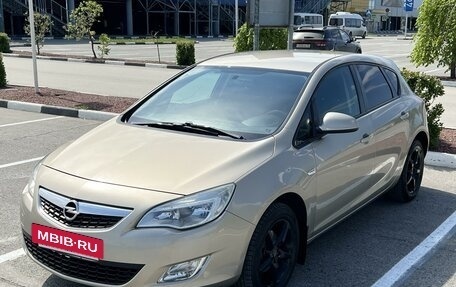 Opel Astra J, 2010 год, 765 000 рублей, 2 фотография