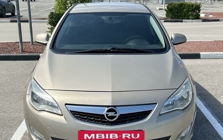 Opel Astra J, 2010 год, 765 000 рублей, 3 фотография