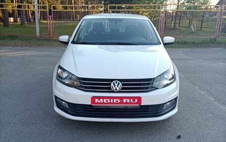 Volkswagen Polo VI (EU Market), 2015 год, 900 000 рублей, 2 фотография