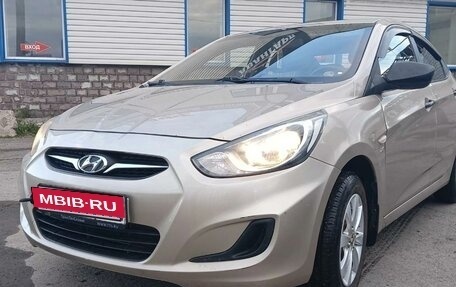 Hyundai Solaris II рестайлинг, 2013 год, 830 000 рублей, 2 фотография