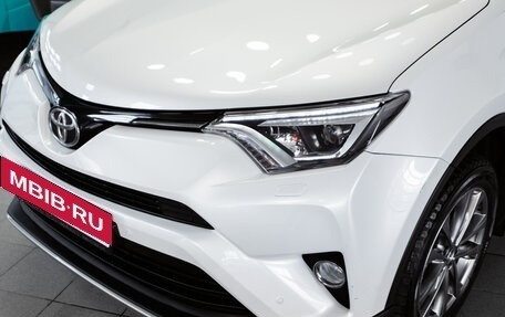 Toyota RAV4, 2018 год, 2 799 000 рублей, 11 фотография