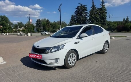 KIA Rio III рестайлинг, 2013 год, 780 000 рублей, 2 фотография