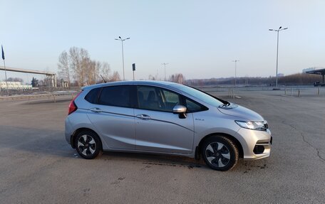 Honda Fit III, 2018 год, 1 330 000 рублей, 2 фотография