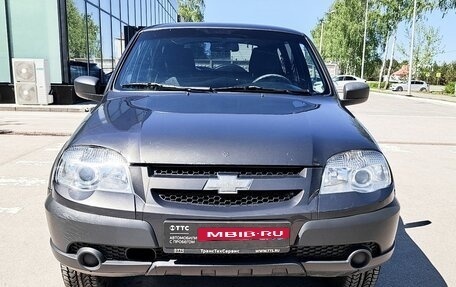 Chevrolet Niva I рестайлинг, 2017 год, 835 000 рублей, 2 фотография