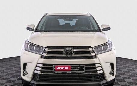 Toyota Highlander III, 2018 год, 4 899 000 рублей, 2 фотография