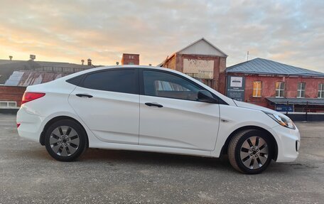 Hyundai Solaris II рестайлинг, 2014 год, 1 120 000 рублей, 3 фотография