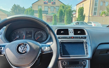 Volkswagen Polo VI (EU Market), 2016 год, 925 000 рублей, 2 фотография